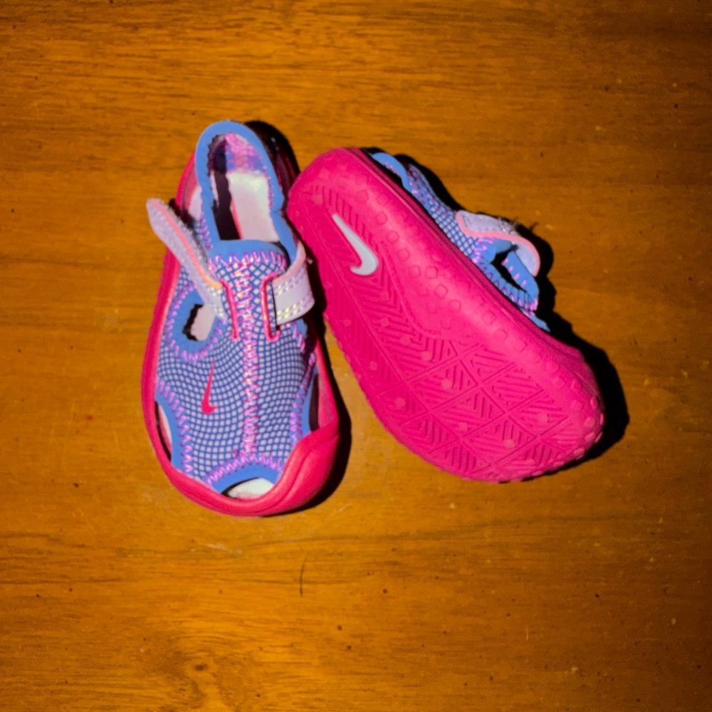 Nike Baby Pink and Blue Water Shoes - Picture 4 of 5